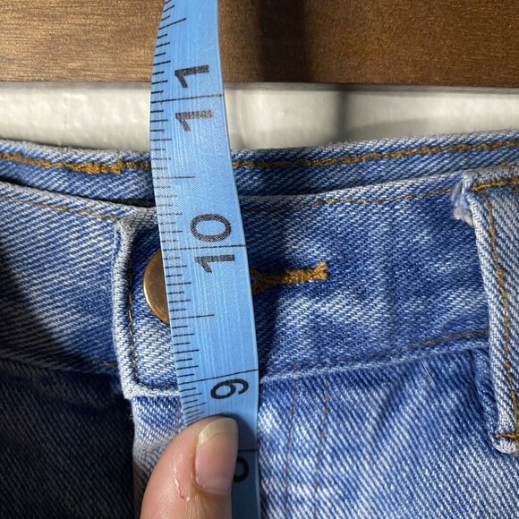 Forever 21 Distressed Hi Rise buttonfly Jean Shorts Size 27 cuffed - Picture 11 of 11